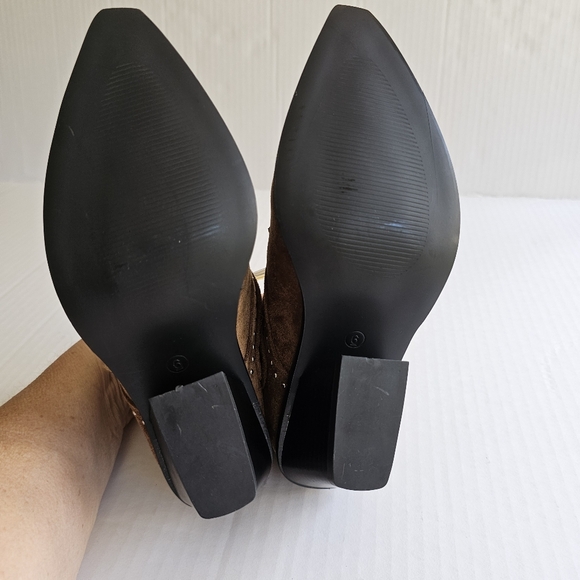 Seven7 Dallas ankle boots size 6 faux suede stud detail buckle western NWT - Picture 11 of 15